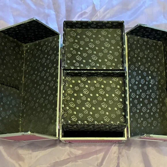 Large Metallic Pink Caboodles - Picture 5 of 5